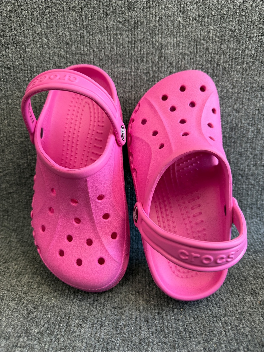CROCS Junior Classic Clog in Bright Pink Big Kids Size 3 J 5
